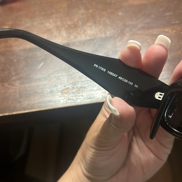 PRADA - Picture 7 of 10